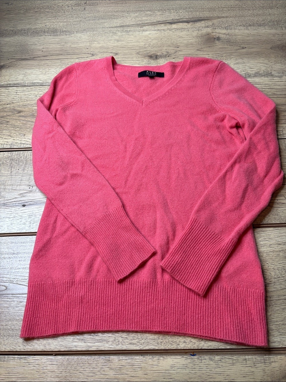 Women’s Alex Marie 100% Cashmere Coral Pink V-neck Sweater Size Small